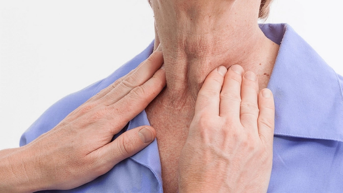 علائم سرطان پاراتیروئید چیست؟ علائم تومور پاراتیروئید را بشناسید!